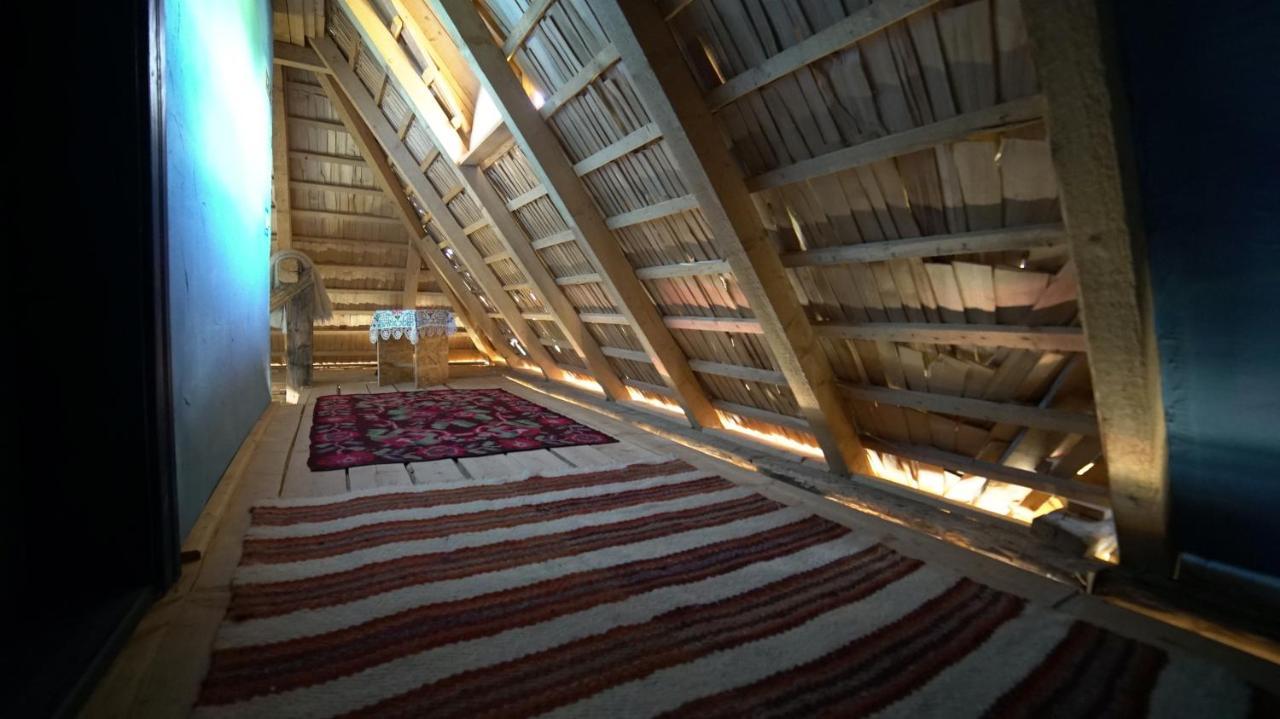 Iz De Maramures Rural Hotel (Adults Only) Surdesti  Εξωτερικό φωτογραφία